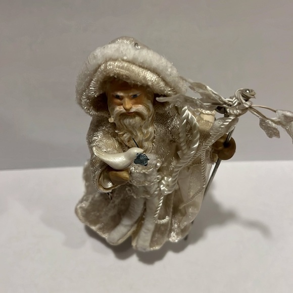 Hallmark 2004 Father Christmas Series 1 White Ornament - Picture 2 of 8